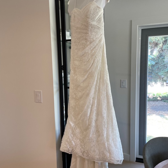 Wedding Dress - Picture 4 of 8